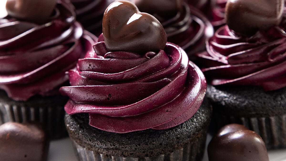 Unlock True Black: The Key to Dramatic Valentine's Day Cupcakes